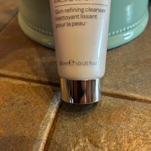 Elemis Radiant Skin Resurfacing Facial Wash 1 oz Travel Size